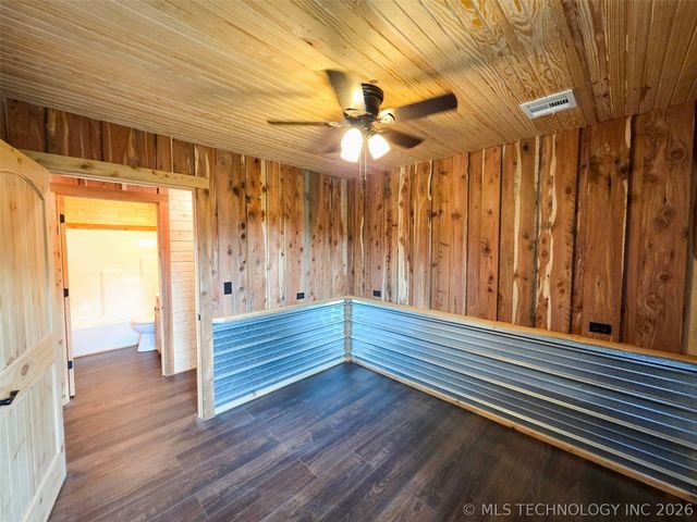 12990 W Killabrew Road, Hulbert, OK 74441