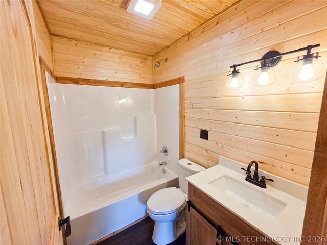 12990 W Killabrew Road, Hulbert, OK 74441