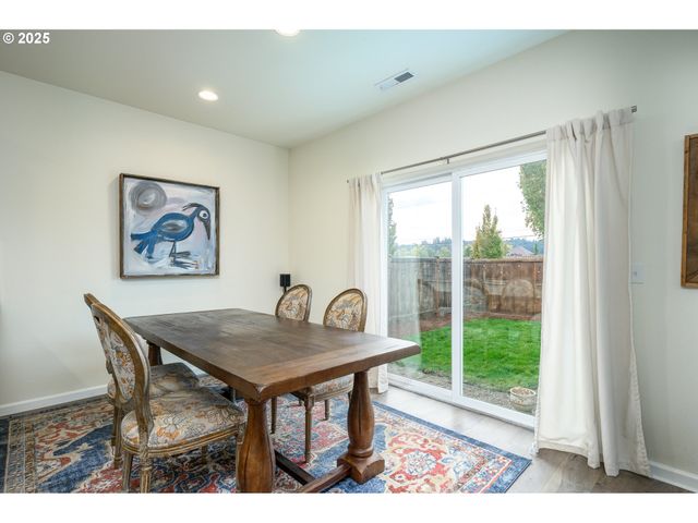 2103 Nw WOODLAND Dr, Mc Minnville, OR 97128