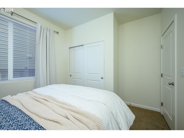 2103 Nw WOODLAND Dr, Mc Minnville, OR 97128