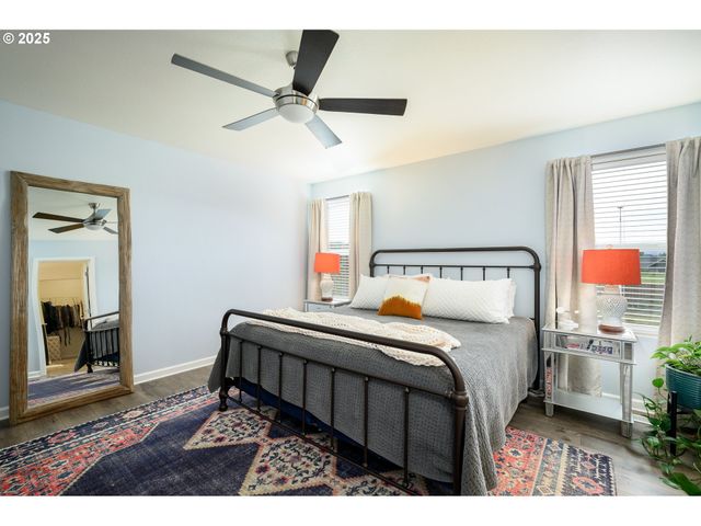 2103 Nw WOODLAND Dr, Mc Minnville, OR 97128