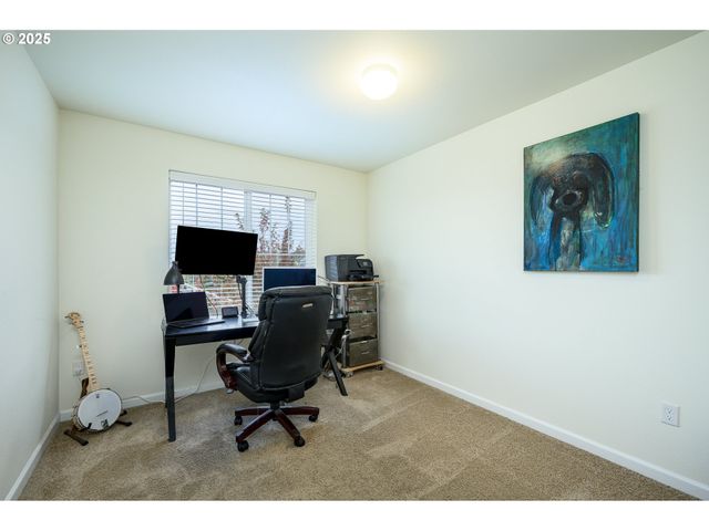 2103 Nw WOODLAND Dr, Mc Minnville, OR 97128