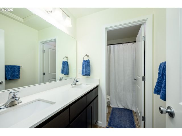 2103 Nw WOODLAND Dr, Mc Minnville, OR 97128