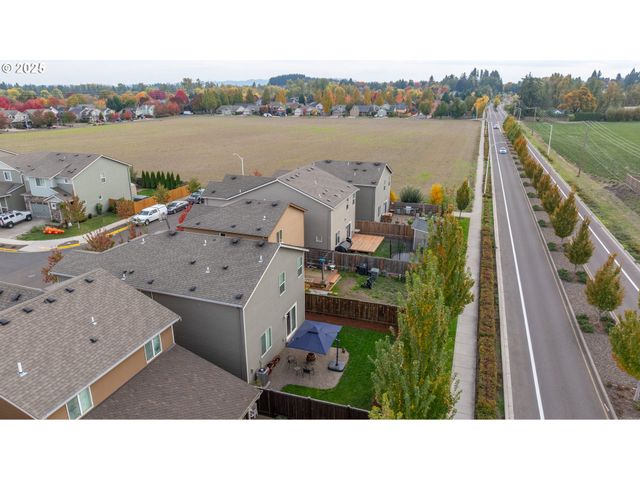 2103 Nw WOODLAND Dr, Mc Minnville, OR 97128