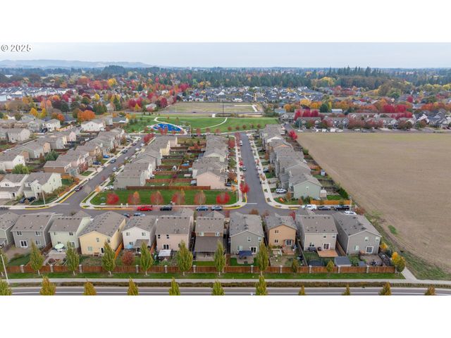 2103 Nw WOODLAND Dr, Mc Minnville, OR 97128