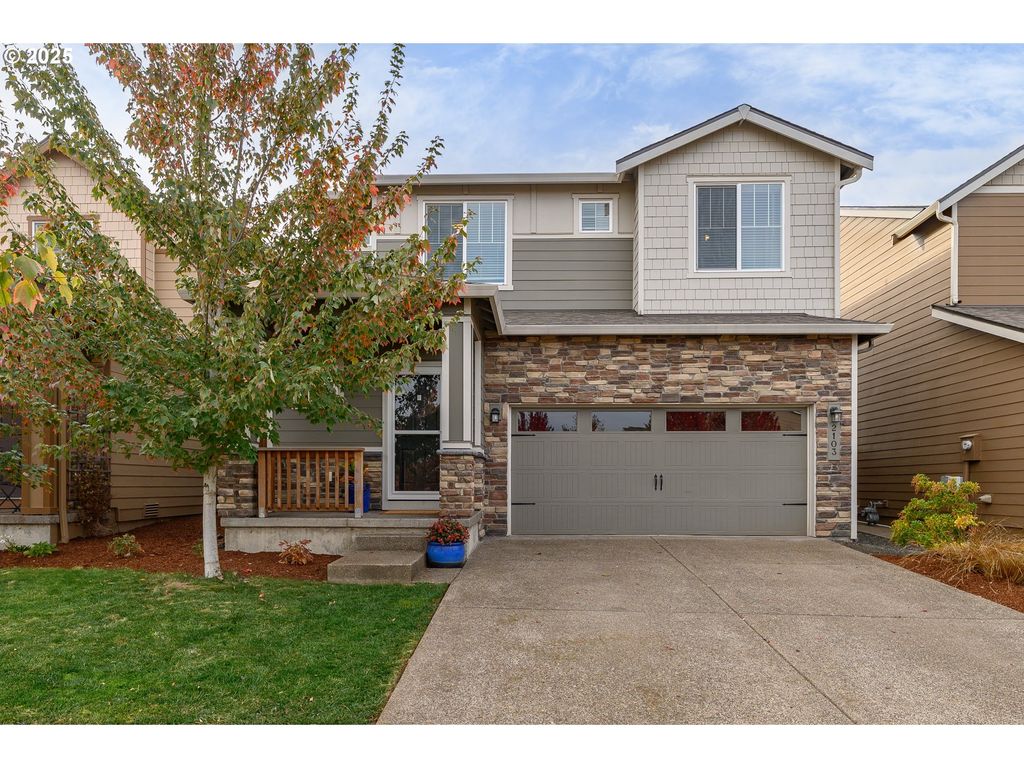 2103 Nw WOODLAND Dr, Mc Minnville, OR 97128