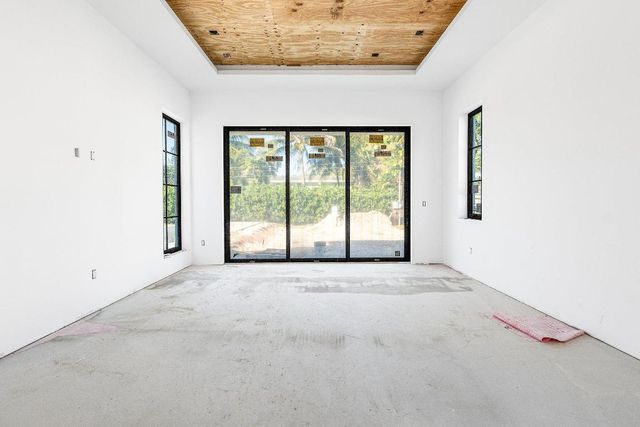 2012 NW 2nd Avenue, Delray Beach, FL 33444