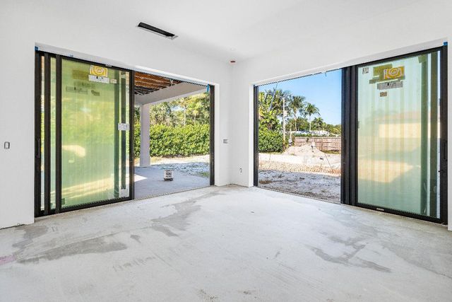 2012 NW 2nd Avenue, Delray Beach, FL 33444