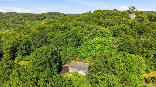 46 Bacon Hill Road, Pleasantville, NY 10570