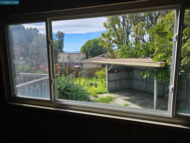 627 Kern St, Richmond, CA 94805