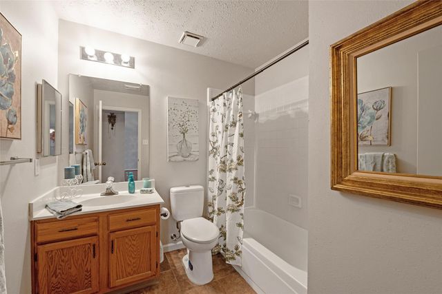 3310 Country Meadows Court, Pearland, TX 77584