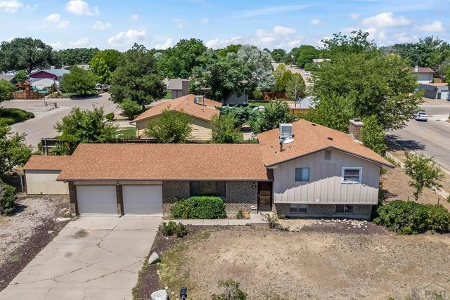 22 Heatherwood Lane, Pueblo, CO 81008