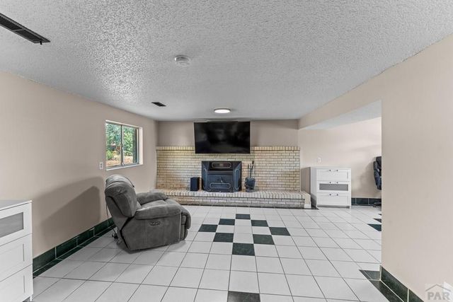 22 Heatherwood Lane, Pueblo, CO 81008