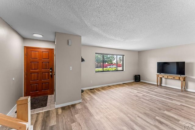 22 Heatherwood Lane, Pueblo, CO 81008