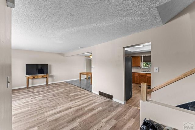 22 Heatherwood Lane, Pueblo, CO 81008