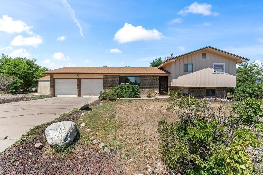 22 Heatherwood Lane, Pueblo, CO 81008