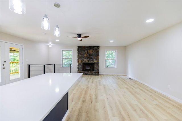 14 Abbey Lane, Bella Vista, AR 72715