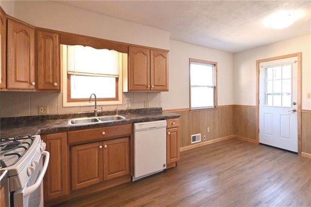 7139 Lamar Avenue, Overland Park, KS 66204