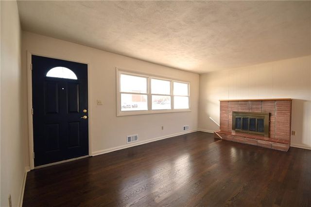 7139 Lamar Avenue, Overland Park, KS 66204