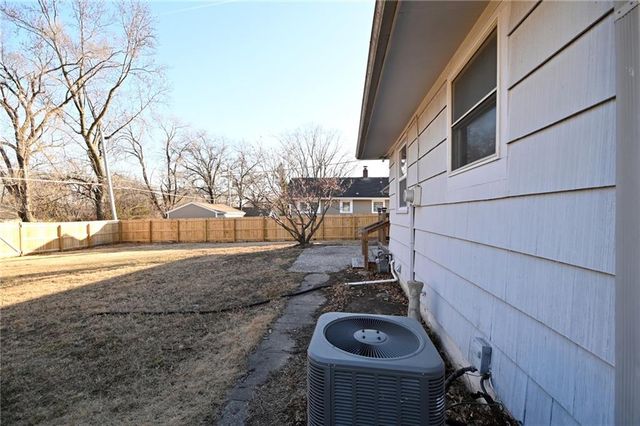 7139 Lamar Avenue, Overland Park, KS 66204