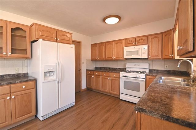 7139 Lamar Avenue, Overland Park, KS 66204