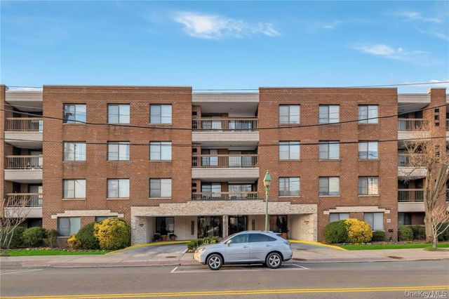 376 Central Avenue 2N, Lawrence, NY 11559