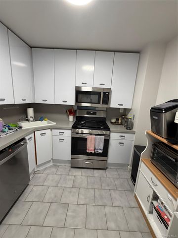 376 Central Avenue 2N, Lawrence, NY 11559