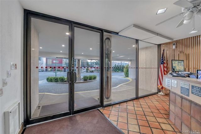 376 Central Avenue 2N, Lawrence, NY 11559