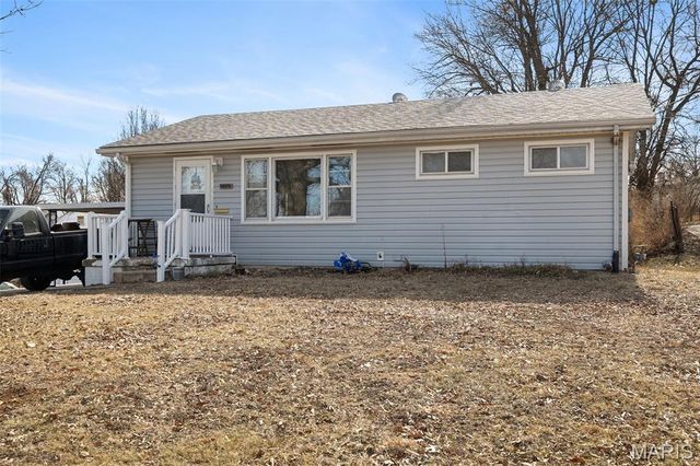 10558 Hobday Avenue, St Ann, MO 63074