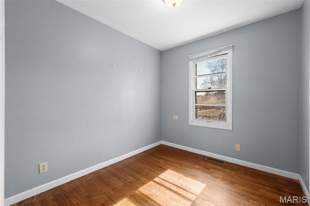 10558 Hobday Avenue, St Ann, MO 63074