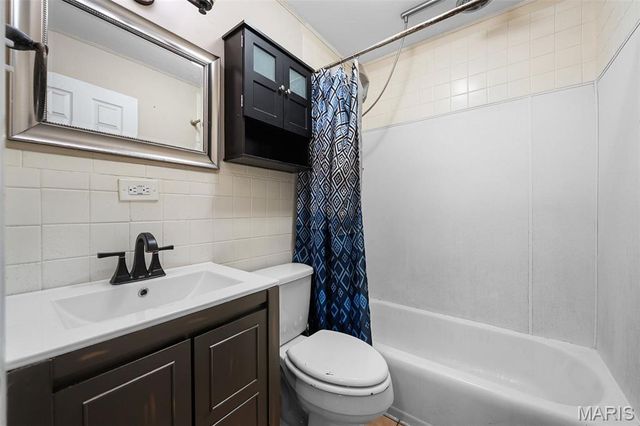 10558 Hobday Avenue, St Ann, MO 63074