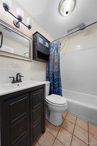 10558 Hobday Avenue, St Ann, MO 63074