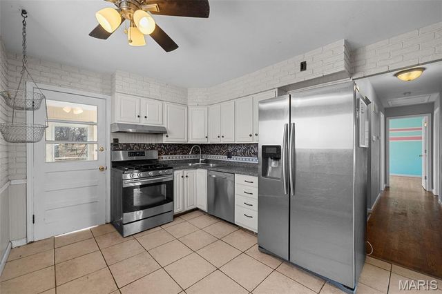 10558 Hobday Avenue, St Ann, MO 63074