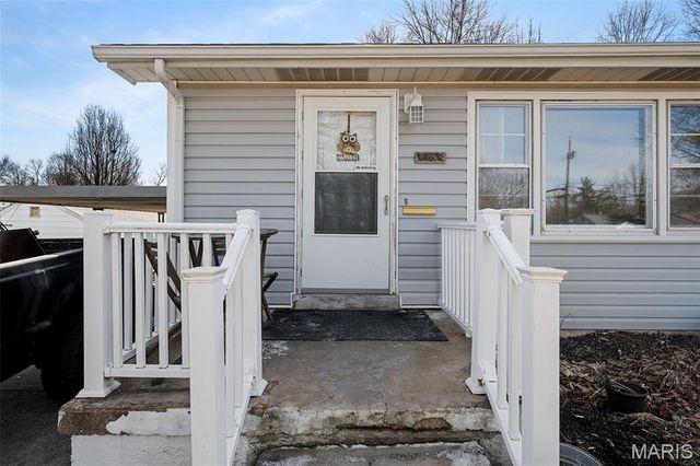 10558 Hobday Avenue, St Ann, MO 63074