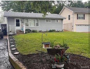 10558 Hobday Avenue, St Ann, MO 63074