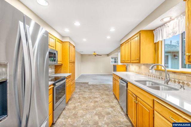 5435 Val View Dr SE, Turner, OR 97392