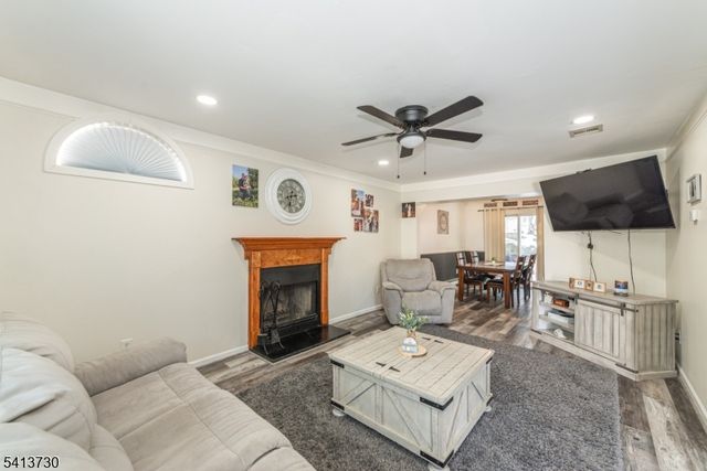 17 Village Dr, Hamburg Boro, NJ 07419