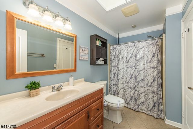 17 Village Dr, Hamburg Boro, NJ 07419