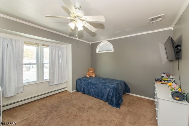 17 Village Dr, Hamburg Boro, NJ 07419