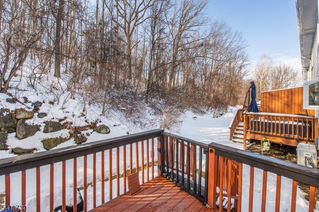 17 Village Dr, Hamburg Boro, NJ 07419