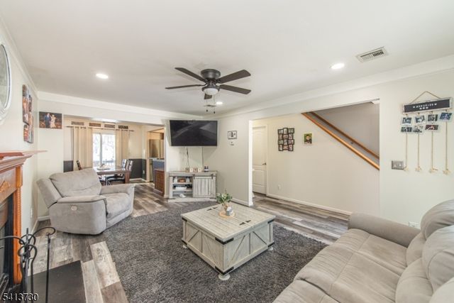 17 Village Dr, Hamburg Boro, NJ 07419