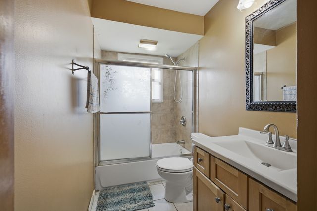 170 E ALTGELD Avenue, Glendale Heights, IL 60139