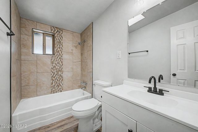 6910 E Calle Marte, Tucson, AZ 85710