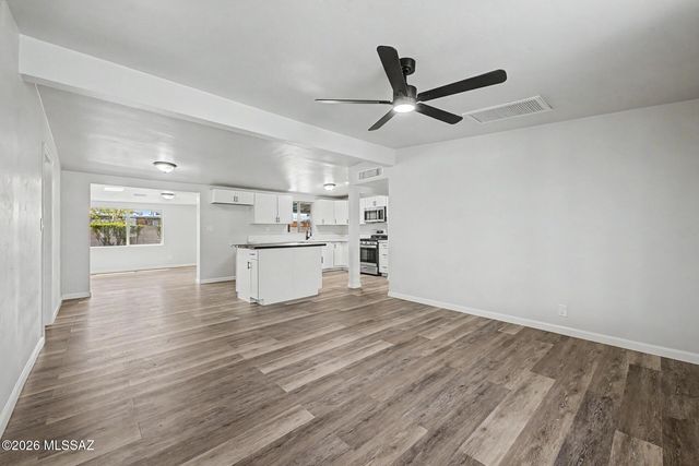 6910 E Calle Marte, Tucson, AZ 85710