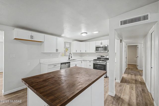 6910 E Calle Marte, Tucson, AZ 85710