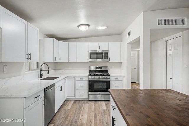 6910 E Calle Marte, Tucson, AZ 85710