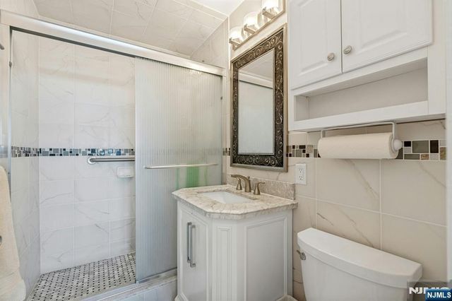 2000 Linwood Avenue 17X, Fort Lee, NJ 07024