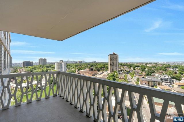 2000 Linwood Avenue 17X, Fort Lee, NJ 07024