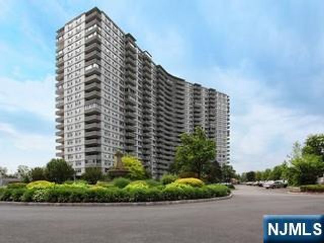 2000 Linwood Avenue 17X, Fort Lee, NJ 07024