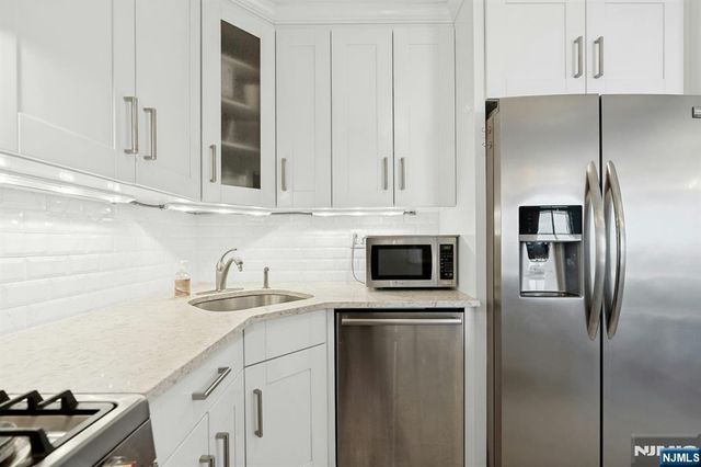 2000 Linwood Avenue 17X, Fort Lee, NJ 07024